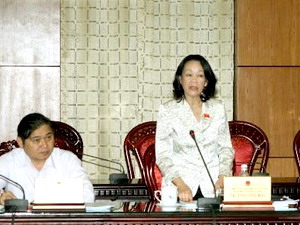 Comité permanente del Parlamento vietnamita continúa revisión de legislación